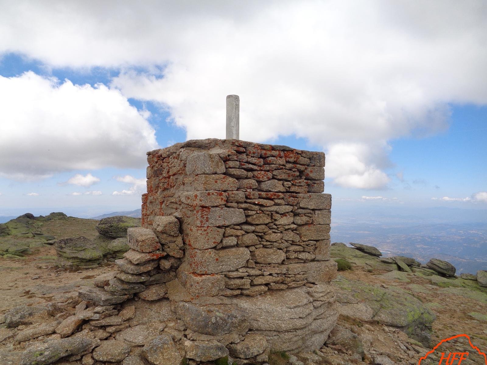 Asciende al Calvitero: El Techo de Extremadura en la Sierra de Béjar