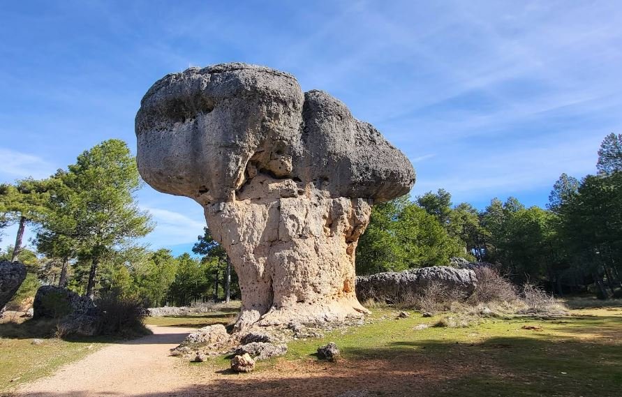 Asciende al Cerro de la Nava: Historia, leyendas y vistas panorámicas en la Serranía de Cuenca