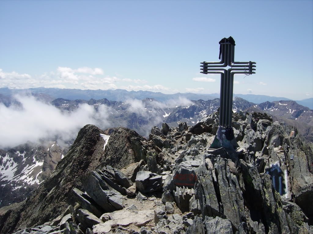 Pica d’Estats: Un Desafío en el Corazón de los Pirineos