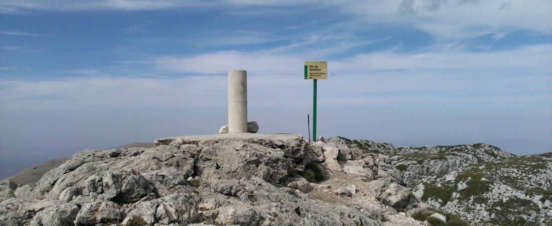 Ascensión al Pico Mágina: El Techo de Jaén y un Balcón Andaluz