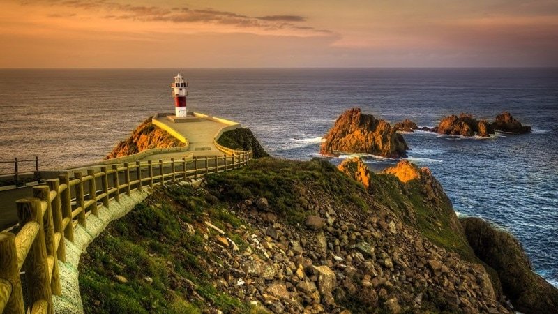 Ruta de los Faros: Historia, Leyendas y Paisajes Impresionantes