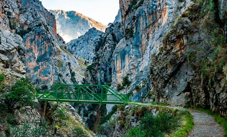 El Reino del Karst y corazón del Queso