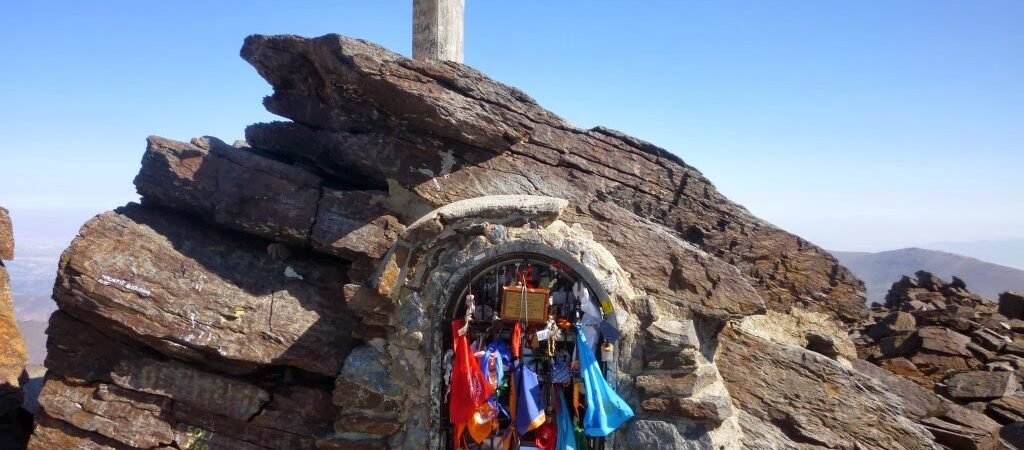 Mulhacén Conquistando el Techo de la Península: Aventura de 3 Días a la Magia de Sierra Nevada